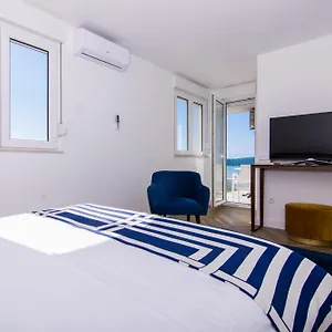 Apartment Seafront Luxury Fun, Trogir