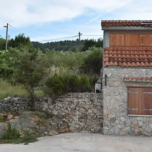 Mono Kai Triangle Trogir