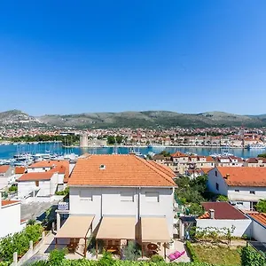 Gasthuis Carija, Trogir