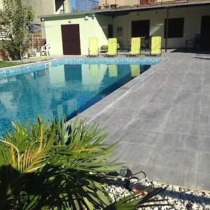 Gasthuis Chill Out Beach Apartments, Trogir