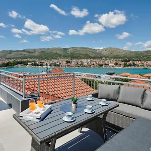 Appartement & žaja, Trogir